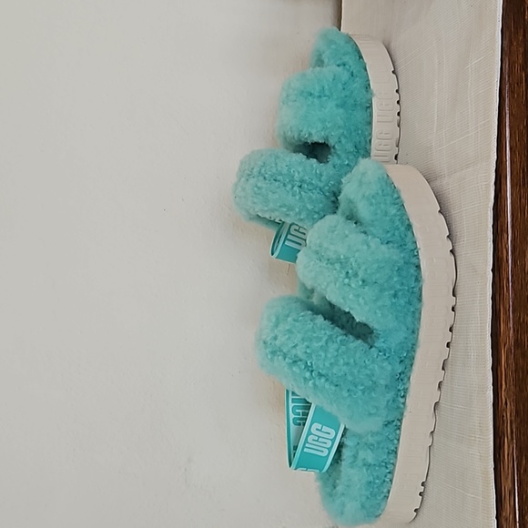UGG Oh Fluffita Genuine Shearling Size 11 Slipper - Picture 2 of 12